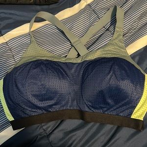 Victoria Sport sports bra